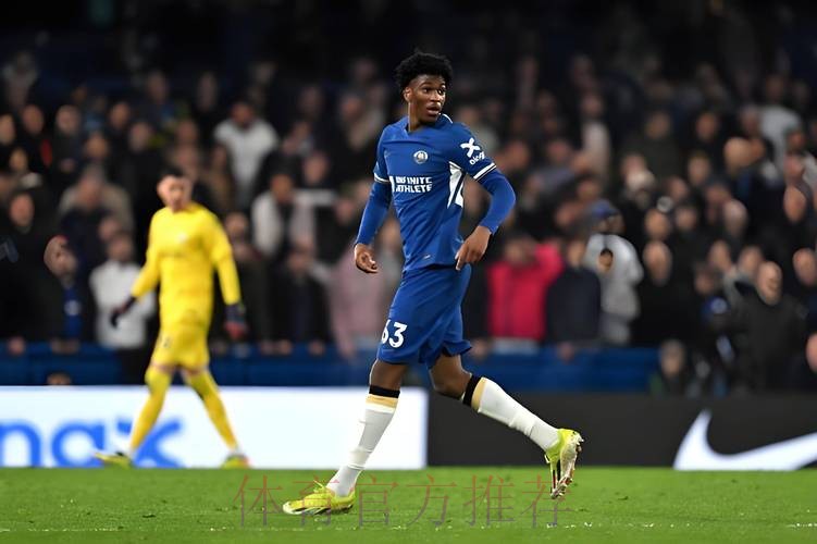 皇马正在考虑是否在一月引入切尔西后卫阿奇姆彭